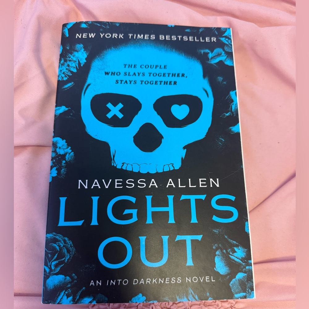 Amazon 'Lights Out' Novel - Black and Blue Cover